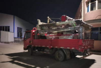 懸臂纏繞機發貨